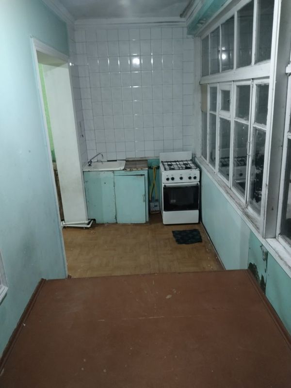 Срочно аренда 2 комнатная квартира в городе Чирчике Срочно аренда 2 комнатная квартира в городе Чирчике