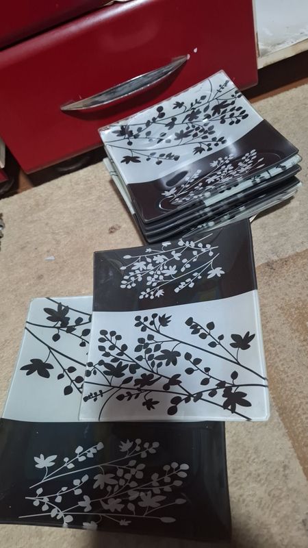 Chinni tarelkala, sinmiydigan, 2 marta tutilgan, 10 ta kotta, 10 kichi