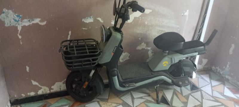 Скутер б/у в хорошем состоянии