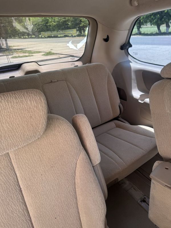 Kia carnival 2007 yil dezil metanga ruxsati bor tex paspirtga urulgan