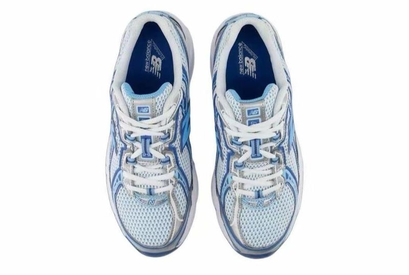New Balance 740, в голубом цвете New Balance 740, в голубом цвете