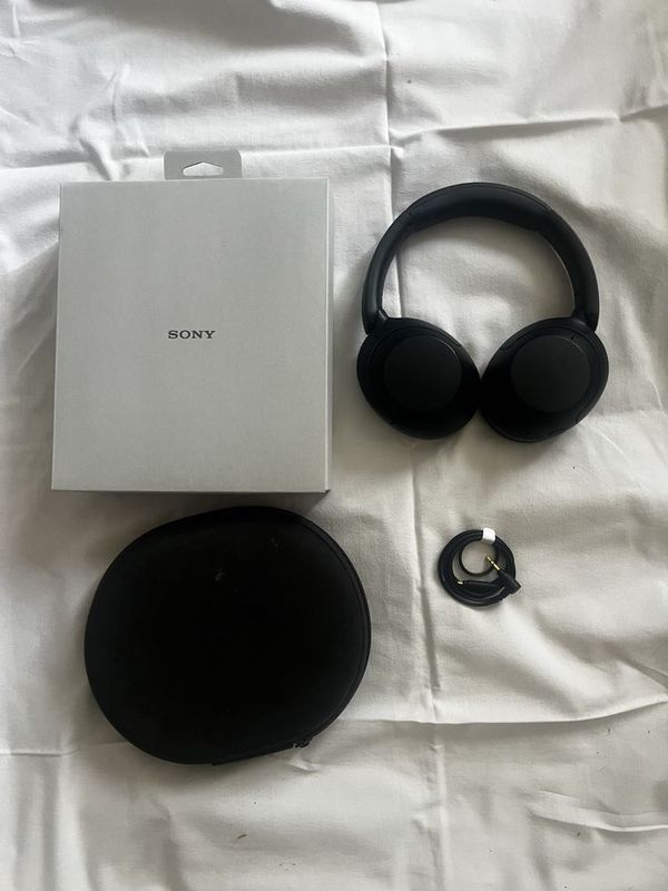 Наушники Sony WH-XB910N