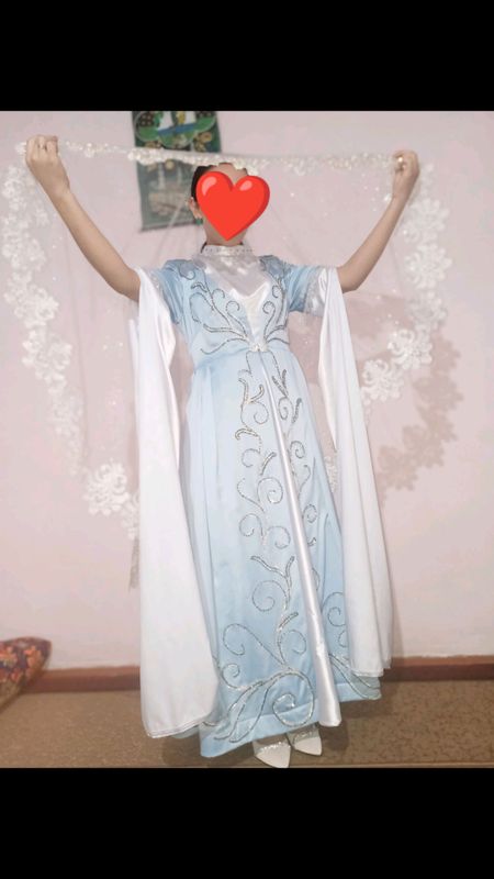 Kiyilgan ansambl sotiladi