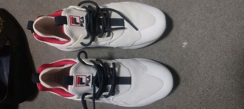 Продаётся новые кроссовки FILA. Продаётся новые кроссовки FILA.