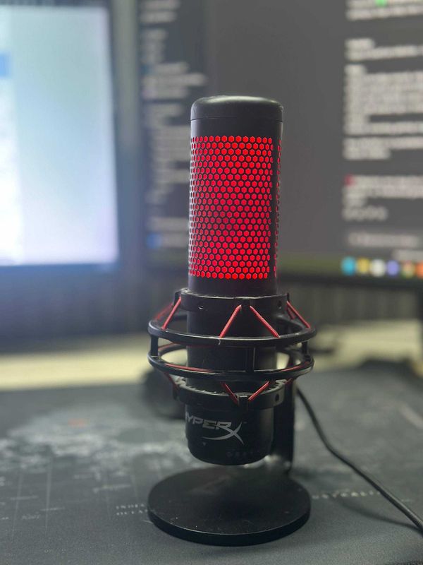 HyperX QuadCast mikrofon – qizil LED, USB HyperX QuadCast mikrofon – qizil LED, USB