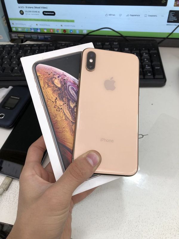 iPhone XS 64 gb gold