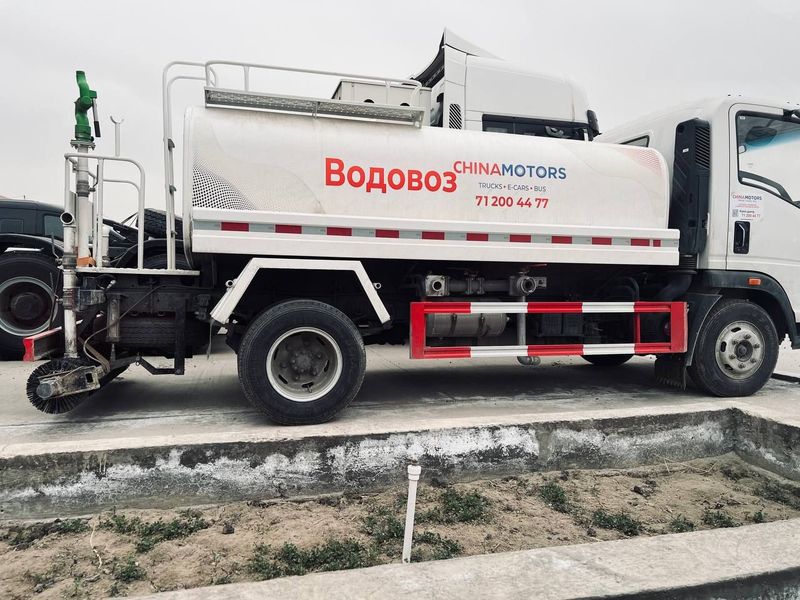 HOWO водовоз 5 куб HOWO водовоз 5 куб