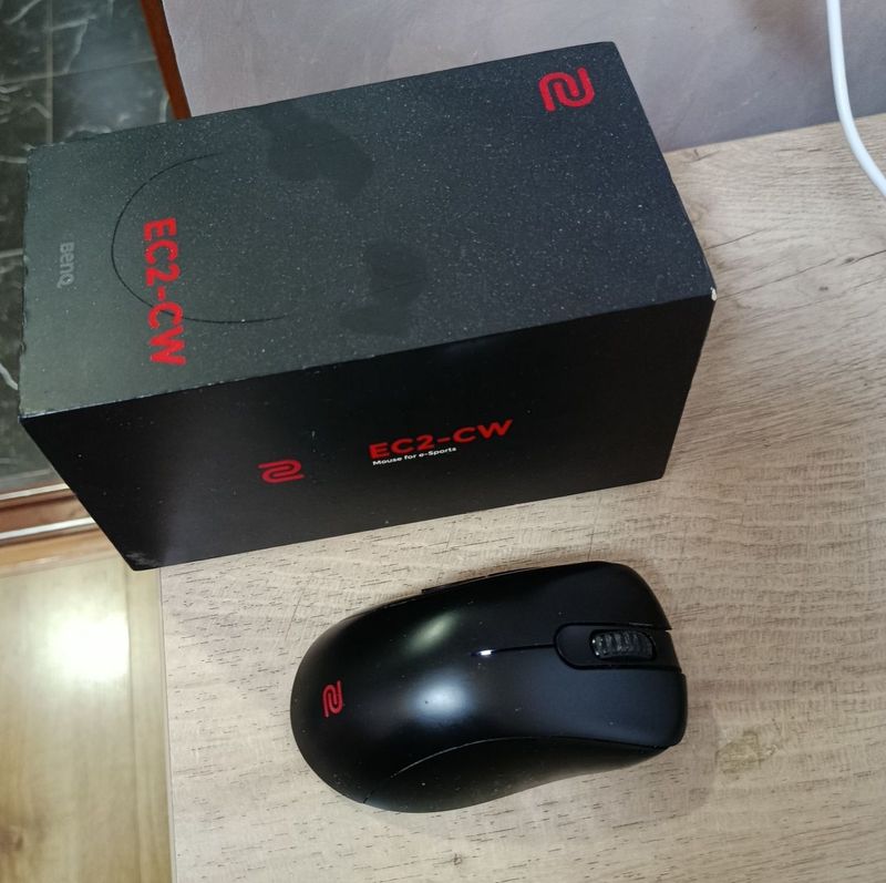 Продам игровую мышь ZOWIE EC2-CW