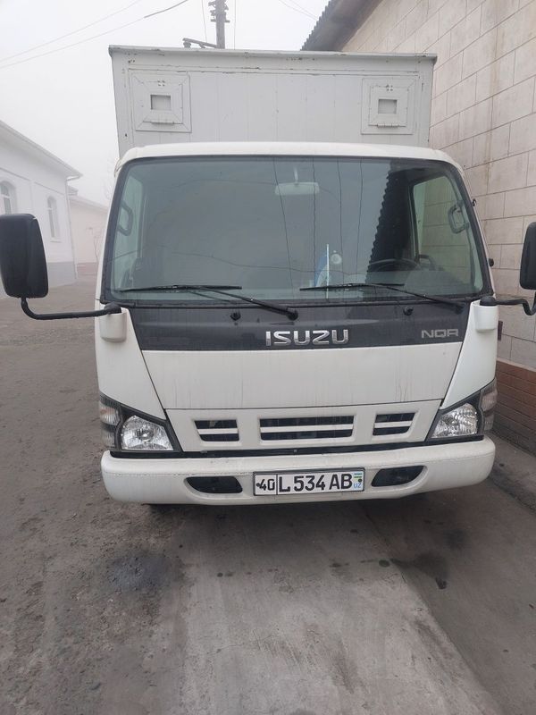 Isuzu 2011 frgon