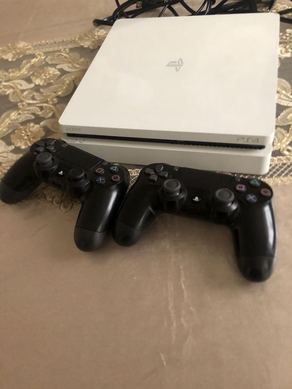 PlayStation 4 slim 1 tb