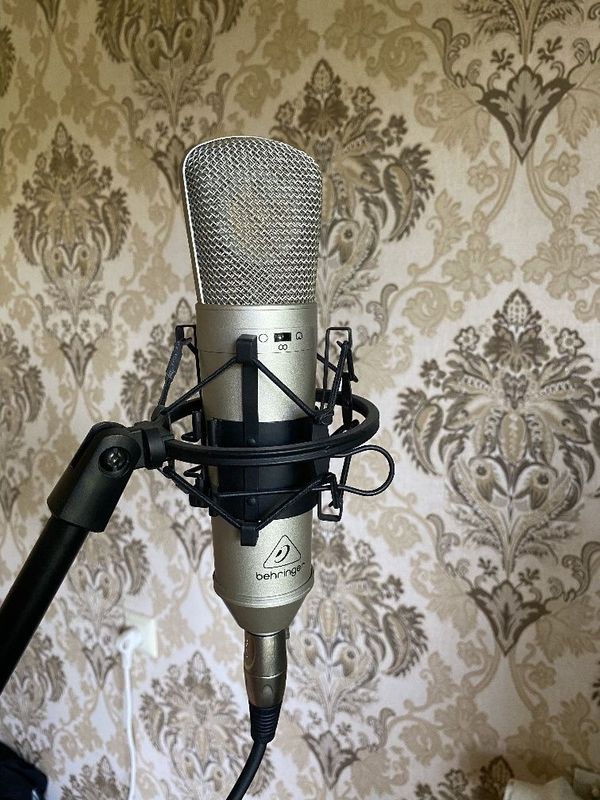 Продается студийный конденсаторный микрофон BEHRINGER B-2 PRO Продается студийный конденсаторный микрофон BEHRINGER B-2 PRO