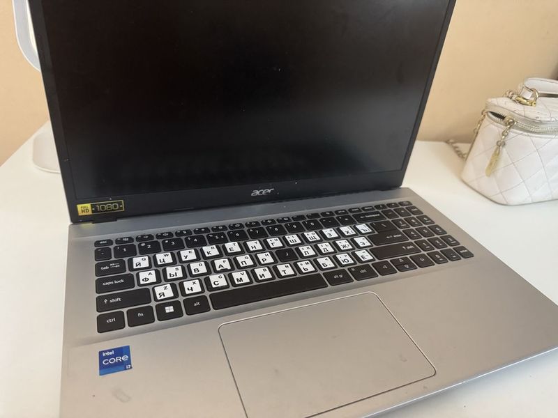 Ноутбук core I7 таза состояниеде ещ жери бузылмаган ислеп турган ноутб Ноутбук core I7 таза состояниеде ещ жери бузылмаган ислеп турган ноутб