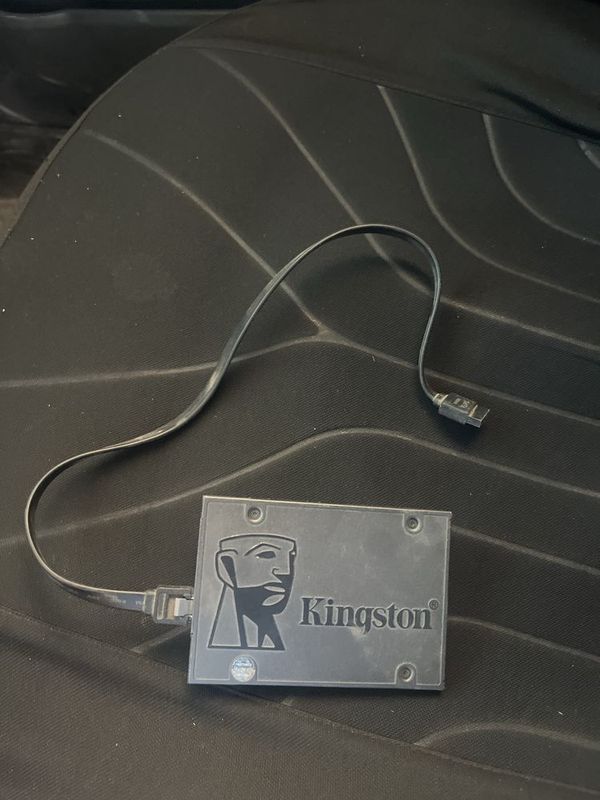 128gb ssd sotiladi kingston