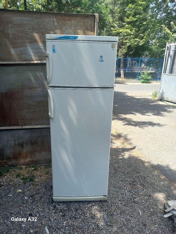 Продаётся холодильник рабочий Продаётся холодильник рабочий