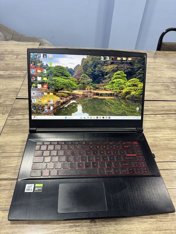 MSI noutbuk laptop sotiladi MSI noutbuk laptop sotiladi