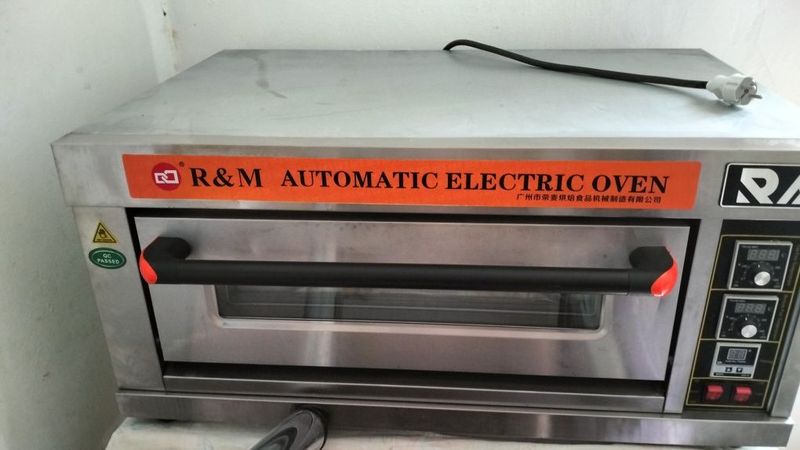 R&M Automatic electric oven