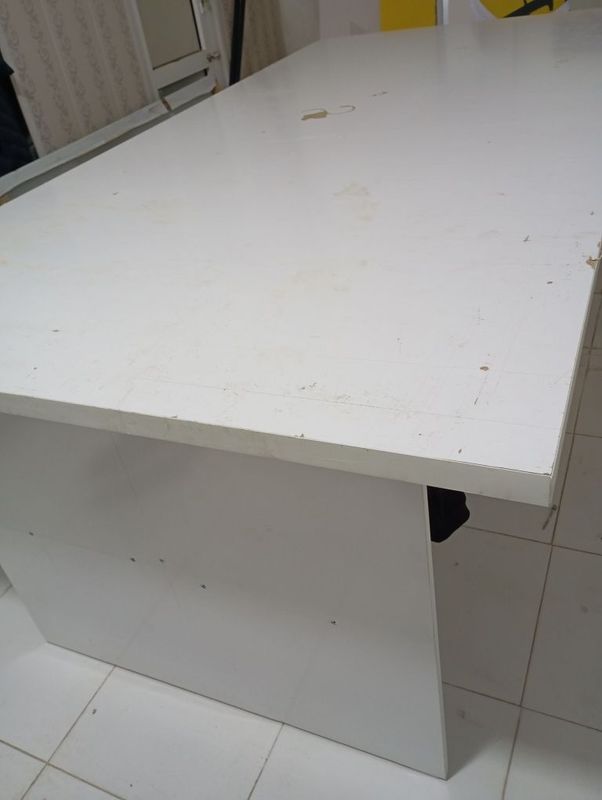 Katta ish stoli zudlik bilan arzon narxda