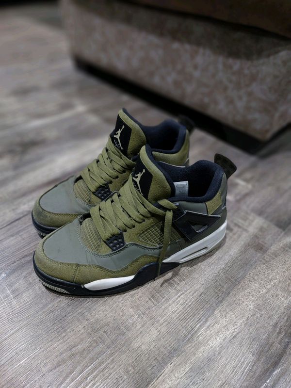 Nike Air Jordan 4 Craft "Medium Olive"