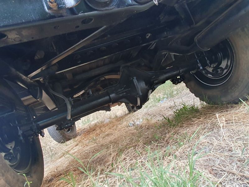 Uaz sotiladi yil 2001 bez dakumen ham sotiladi Uaz sotiladi yil 2001 bez dakumen ham sotiladi