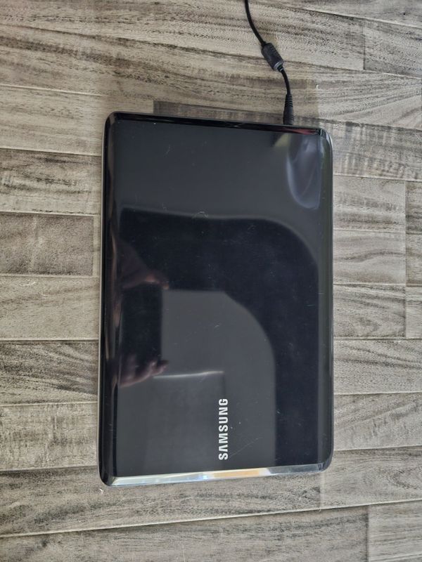 Продаётся Ноутбук Samsung Продаётся Ноутбук Samsung