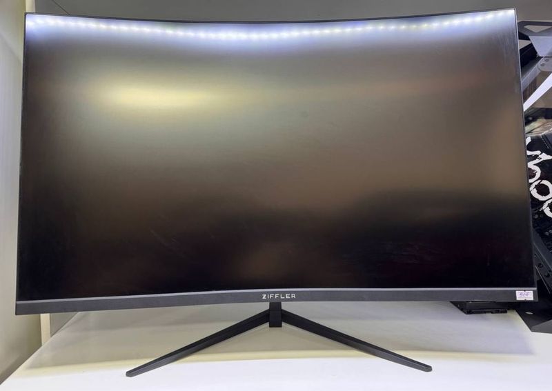 Ziffler 32’’ Curved 180hz Va FHD Sastyanasi ideal Ziffler 32’’ Curved 180hz Va FHD Sastyanasi ideal