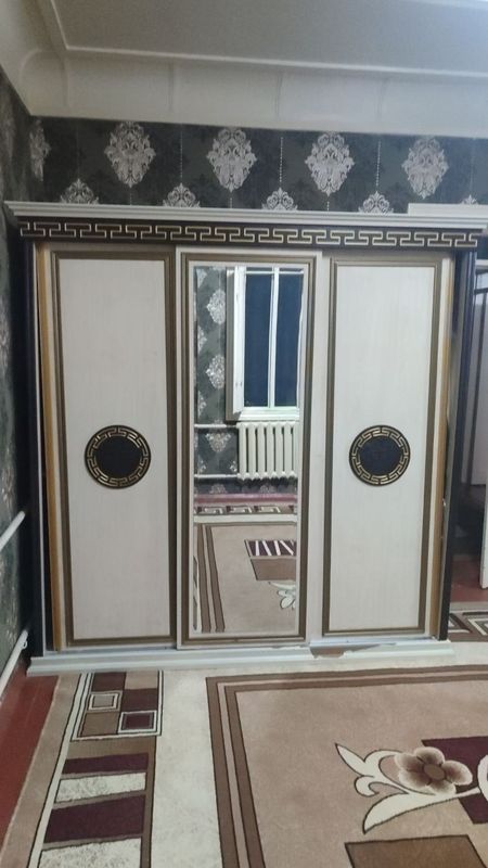 Шкаф сотилади. Холати яхши Шкаф сотилади. Холати яхши