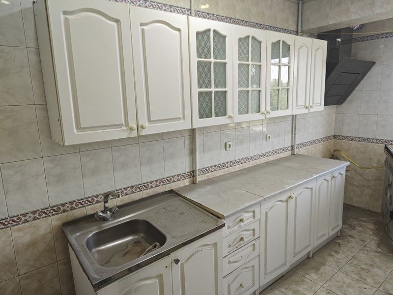 Продам кухонный мебель цену предложить