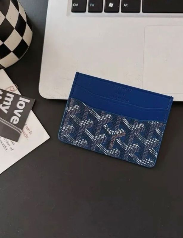 Goyard sotiladi. Goyard sotiladi.