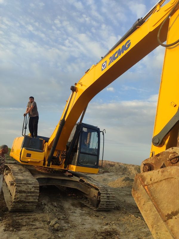 Ekskavator XCMG 260 XL Ekskavator XCMG 260 XL