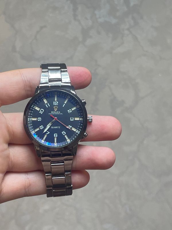 Rolex Soati juda chiroyli va yaxshi xolatda Rolex Soati juda chiroyli va yaxshi xolatda