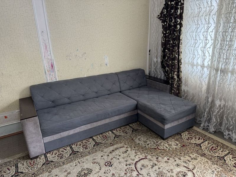 Продаю раскладной диван серого цвета. Продаю раскладной диван серого цвета.