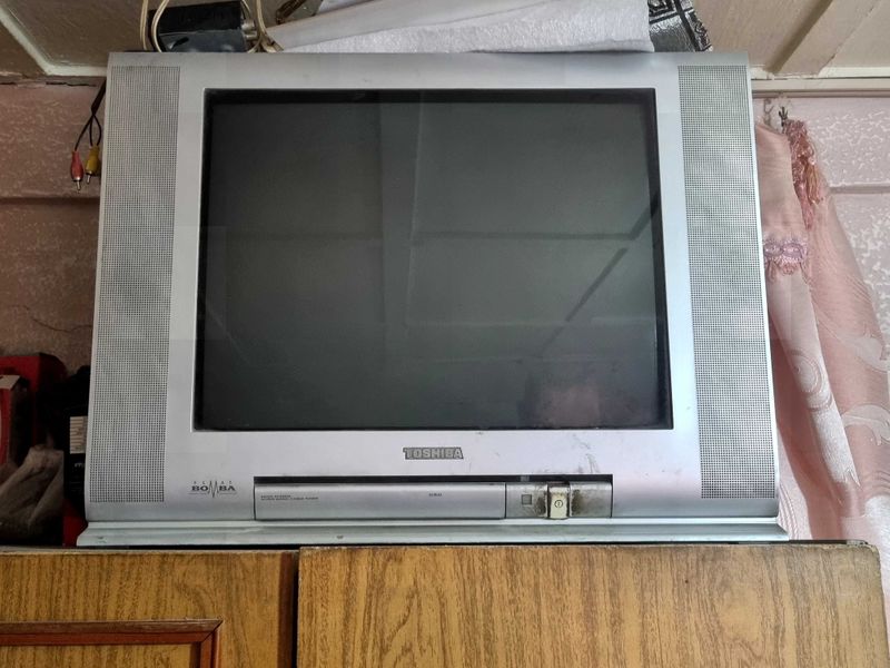 Televizor toshiba tezda sotiladi. Narxi kelishiladi. Televizor toshiba tezda sotiladi. Narxi kelishiladi.