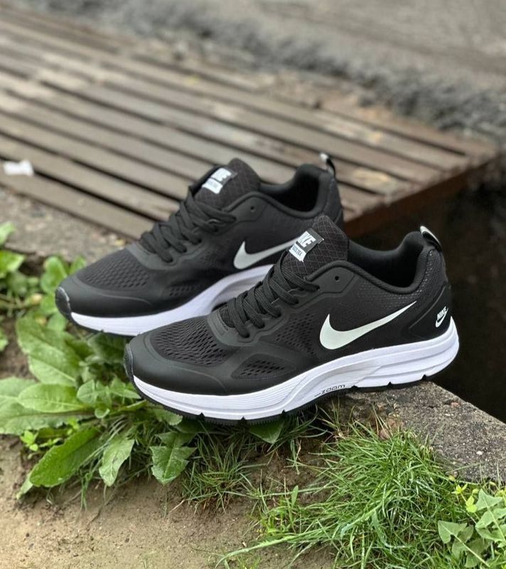 Nike Zoomx . Nike Zoomx .