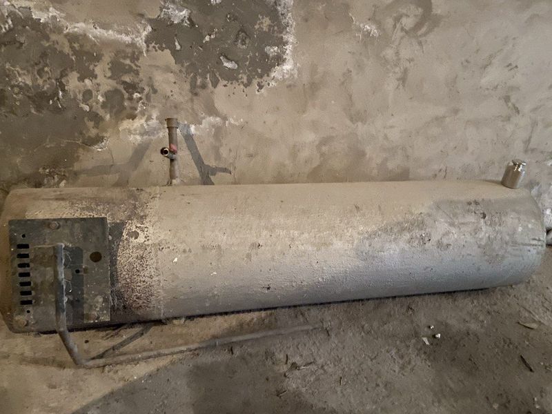 Продаётся котёл отопления и водонагреватель Продаётся котёл отопления и водонагреватель