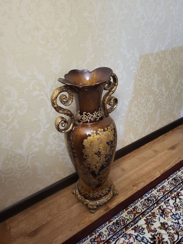 Продам вазу (декор) . Продам вазу (декор) .