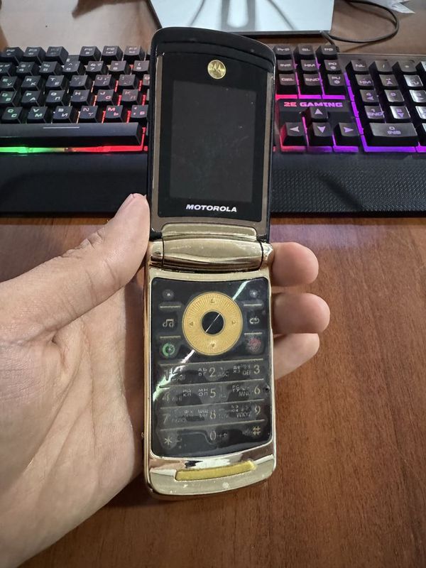 Motorola Razr v8