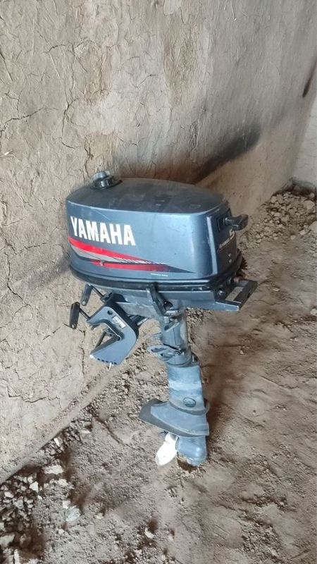 YAMAHA Dvuxkonturniy lodkani mator sotiladi.