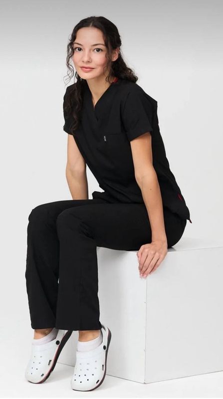 Женский медицинский костюм, scrubs. M/L Женский медицинский костюм, scrubs. M/L