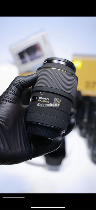 Sigma 105mm f/2.8 EX DG Macro for Canon Sigma 105mm f/2.8 EX DG Macro for Canon