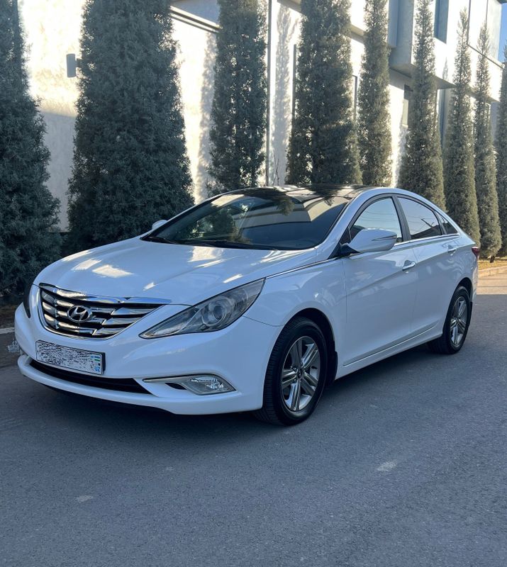 Hyundai Sonata Srochniy sotiladi