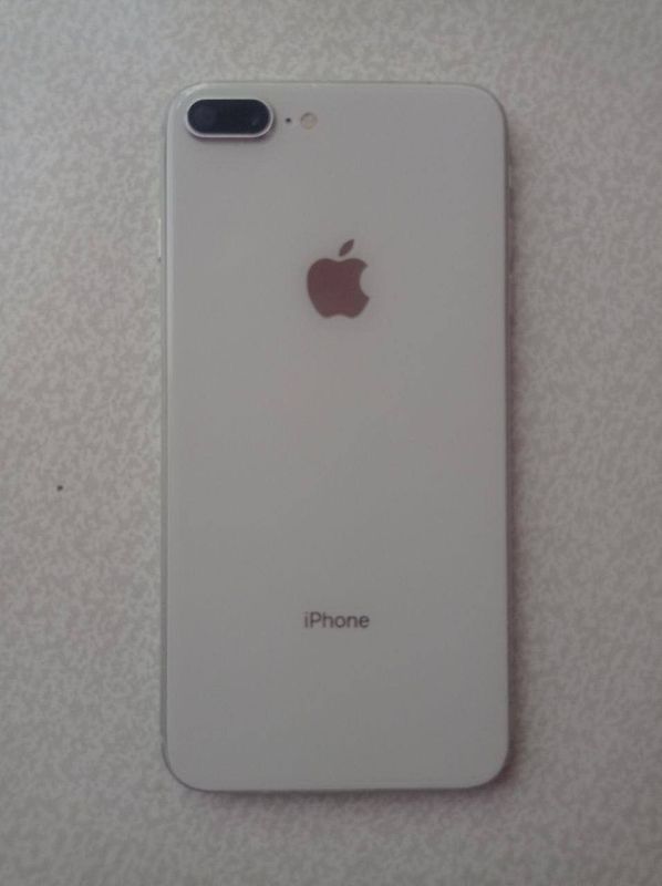 iPhone 8+ srochna kami bor