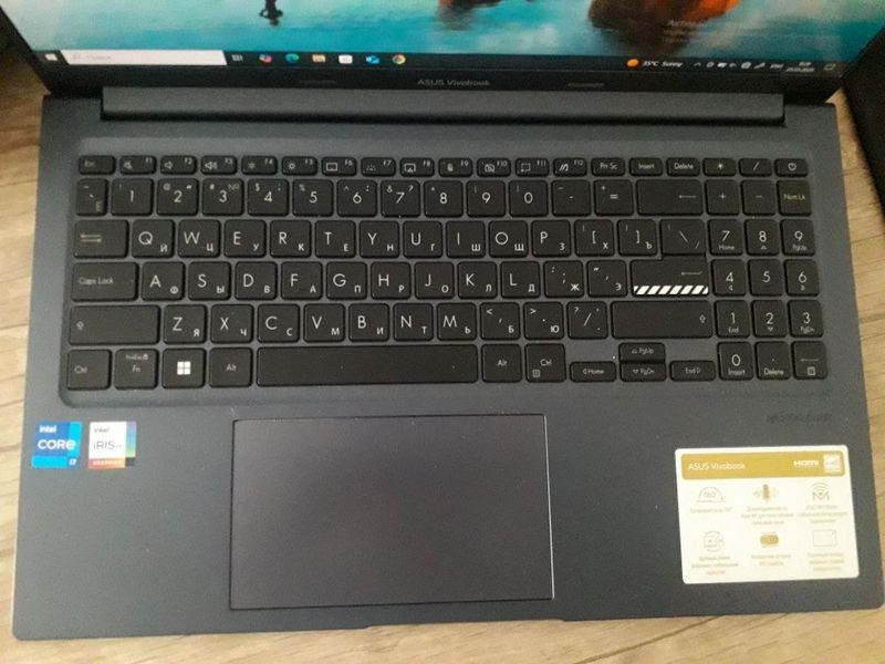 Asus vivobook noutbook sotiladi