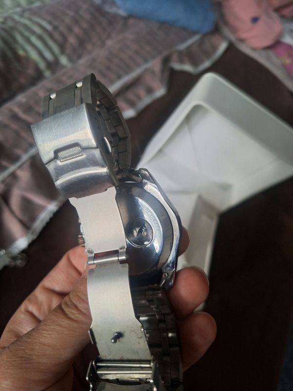 qoʻ‘l soati tissot arginal juda qimmatga olingan qoʻ‘l soati tissot arginal juda qimmatga olingan