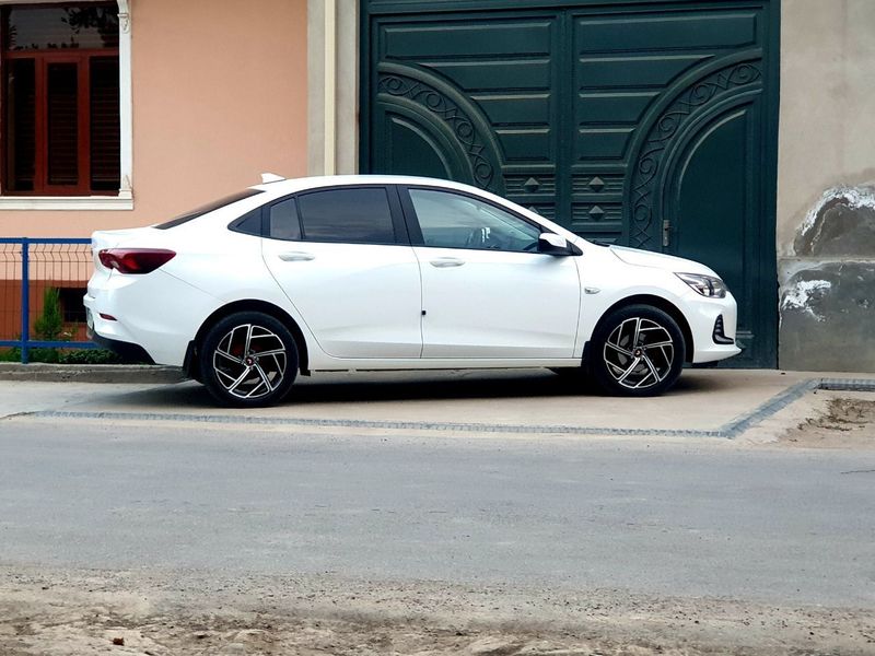 17 razmer bently diska balon sotiladi, holati ideal
