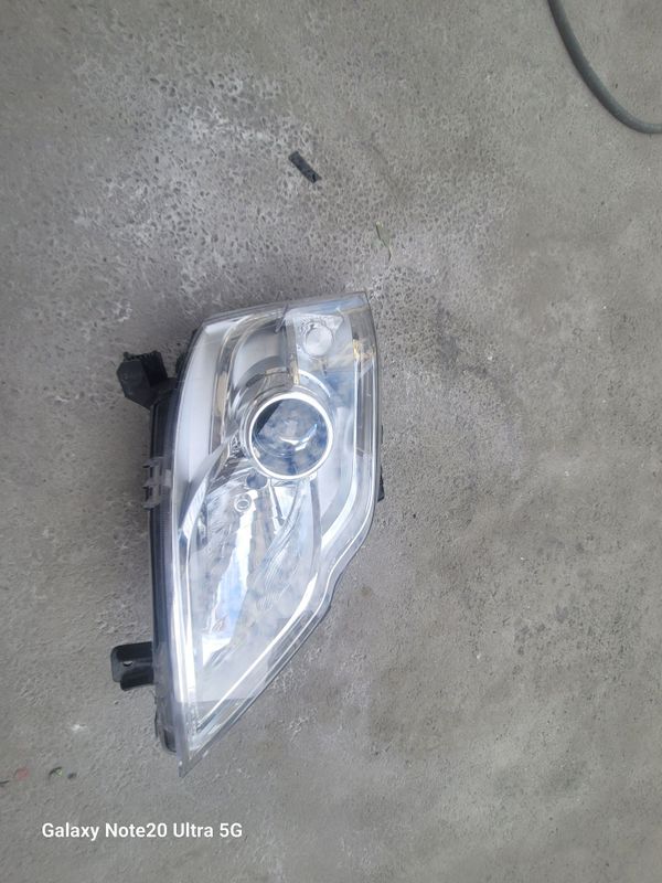 Faralar sotiladi BVD E2 chap tomon, Changan ung tomon bor.