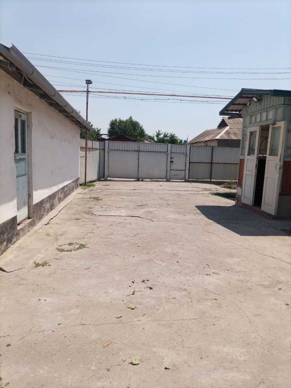 Ахмад Яссавий 12 соток 6 хона ва 16 соток 3 хона ховли сотилади Ахмад Яссавий 12 соток 6 хона ва 16 соток 3 хона ховли сотилади