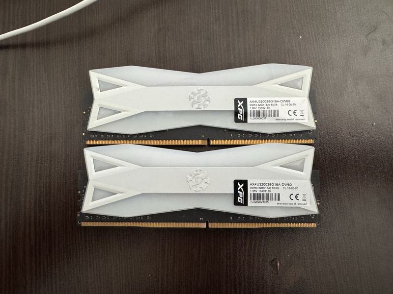DDR4, 3200 mhz, XPG, 8x2