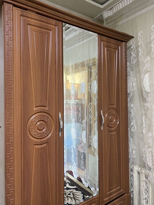 Shkaf mebel sotiladi