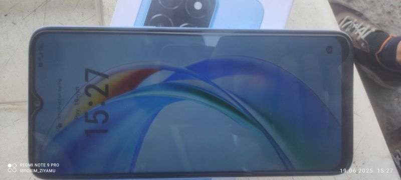 Telefon yaxshi narxda sotiladi va narxi kelishiladi Telefon yaxshi narxda sotiladi va narxi kelishiladi