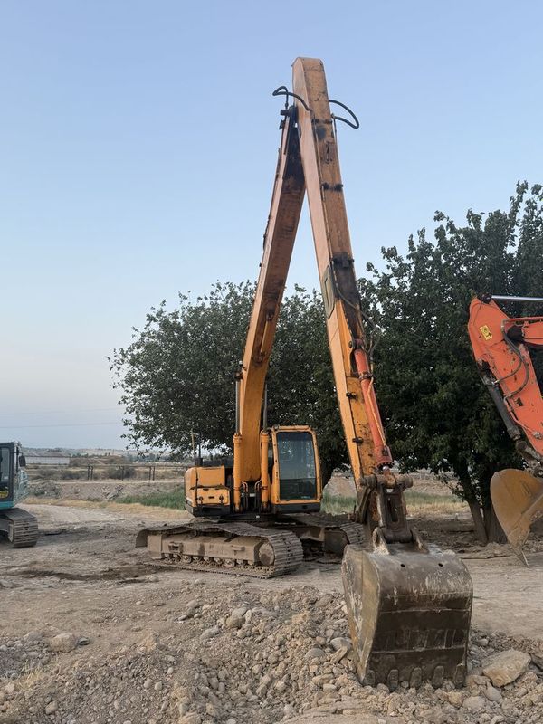 Продаётся эксковатор Hyundai Robex 220 LC - 9S (стрела - 16 метр) Продаётся эксковатор Hyundai Robex 220 LC - 9S (стрела - 16 метр)